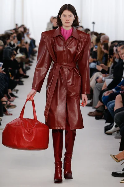 Look 3